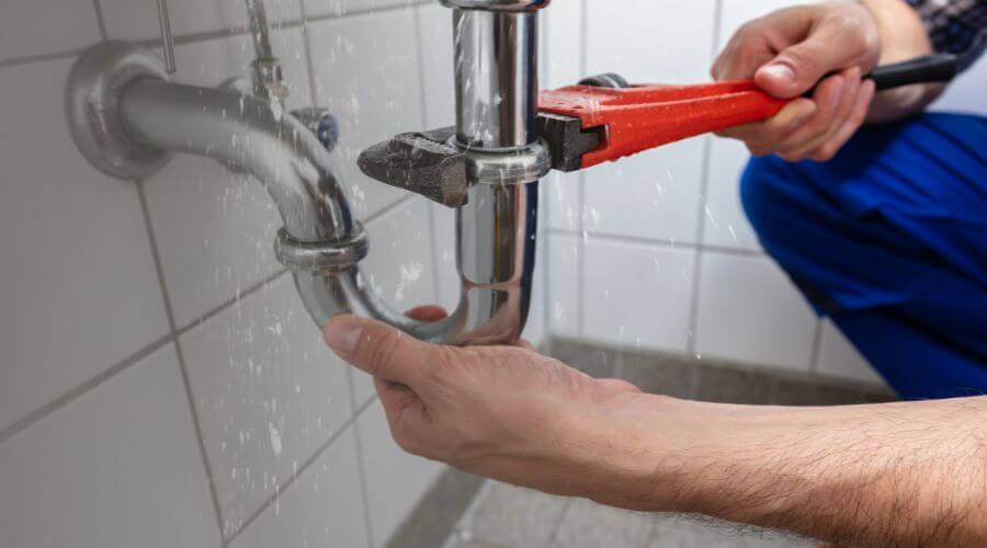 Gas tankless water heater installation in Saratoga, WY